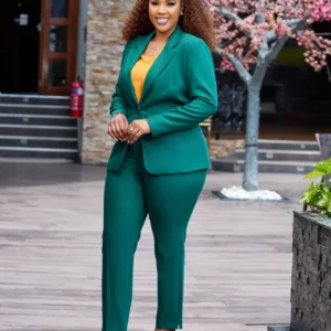 Emerald Radiance Suit – Bold Confidence Meets Effortless Style